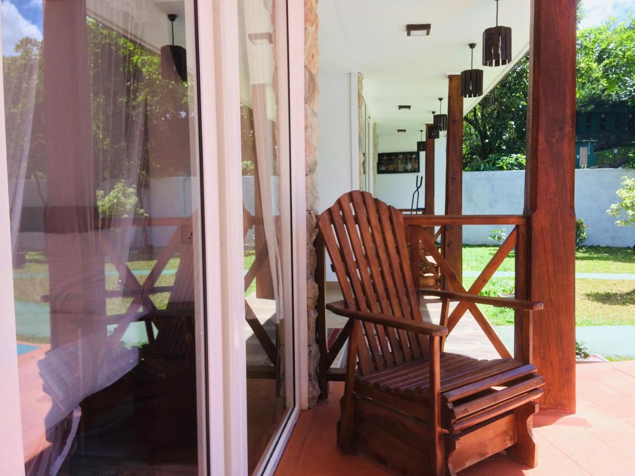 Villa แคนดี้ ภายนอก รูปภาพ