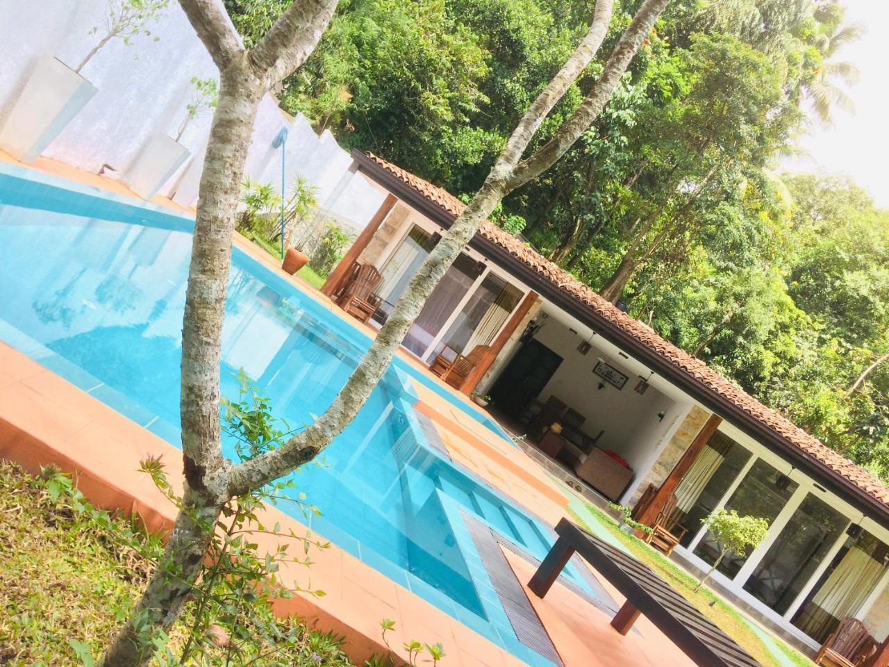 Villa แคนดี้ ภายนอก รูปภาพ
